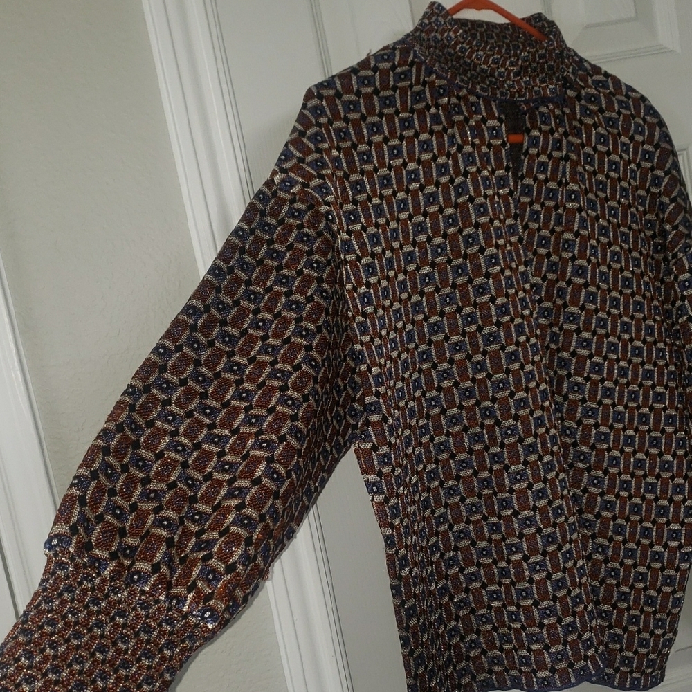 Geometric Patterned Blouse - Picture 4 of 5